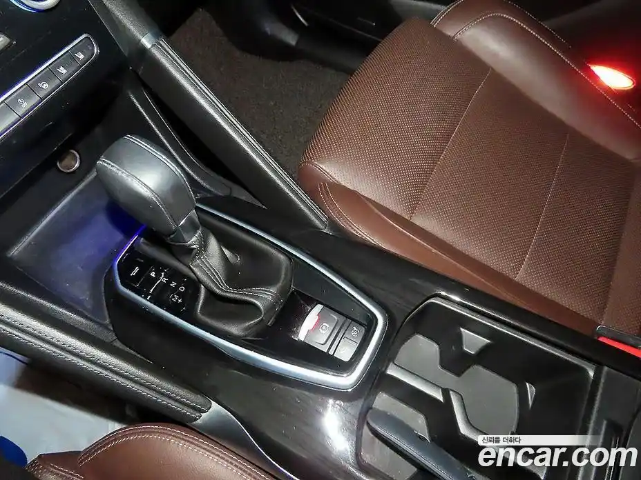 Renault QM6 2017 2.0 гидро в Москве № 1191786, фото 12