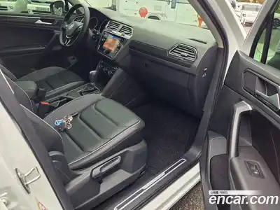 Volkswagen Tiguan 2020 2.0 гидро в Москве № 1405635, миниатюра 11