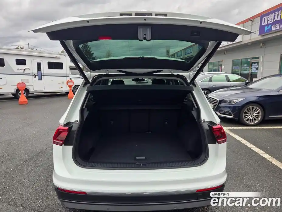 Volkswagen Tiguan 2020 2.0 гидро в Москве № 1405635, фото 20