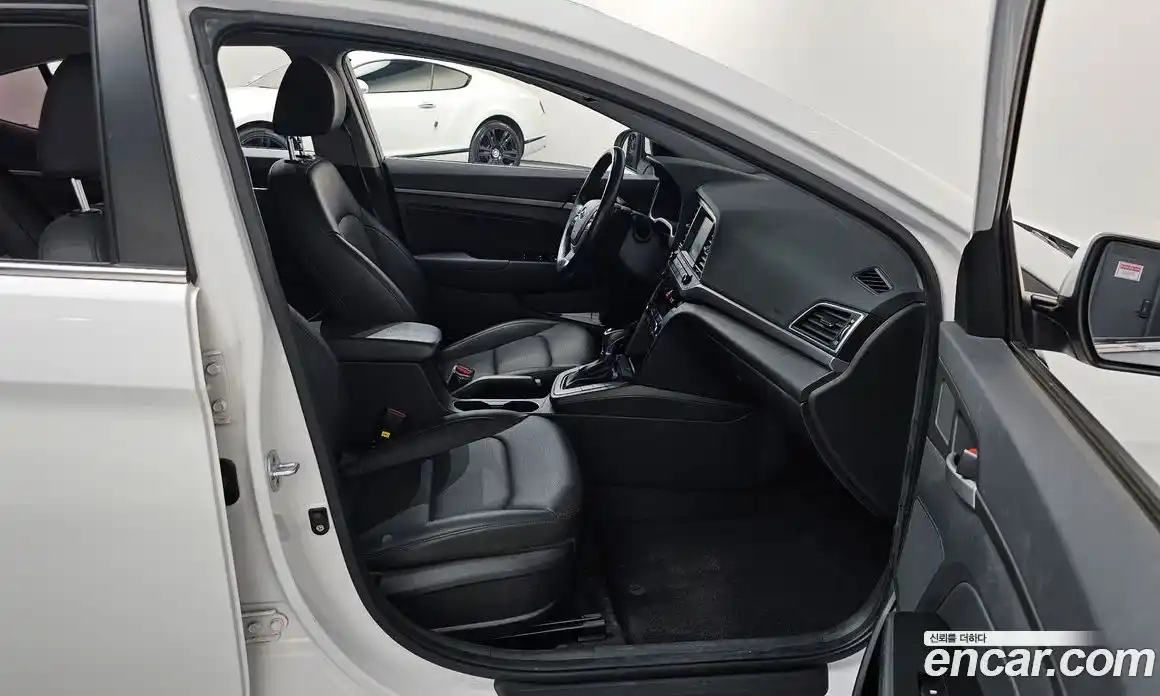 Hyundai Avante 2016 1.6 гидро в Москве № 1537516, фото 11