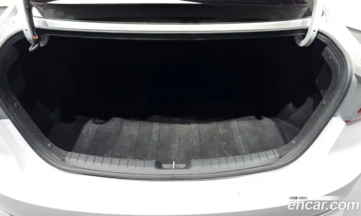 Hyundai Avante 2016 1.6 гидро в Москве № 1537516, фото 20