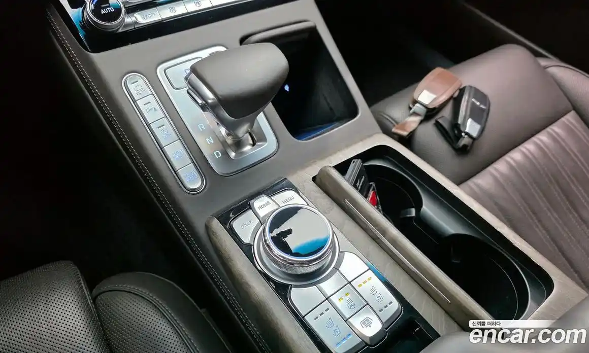 Genesis G90 2019 3.8 гидро в Москве № 1539258, фото 9