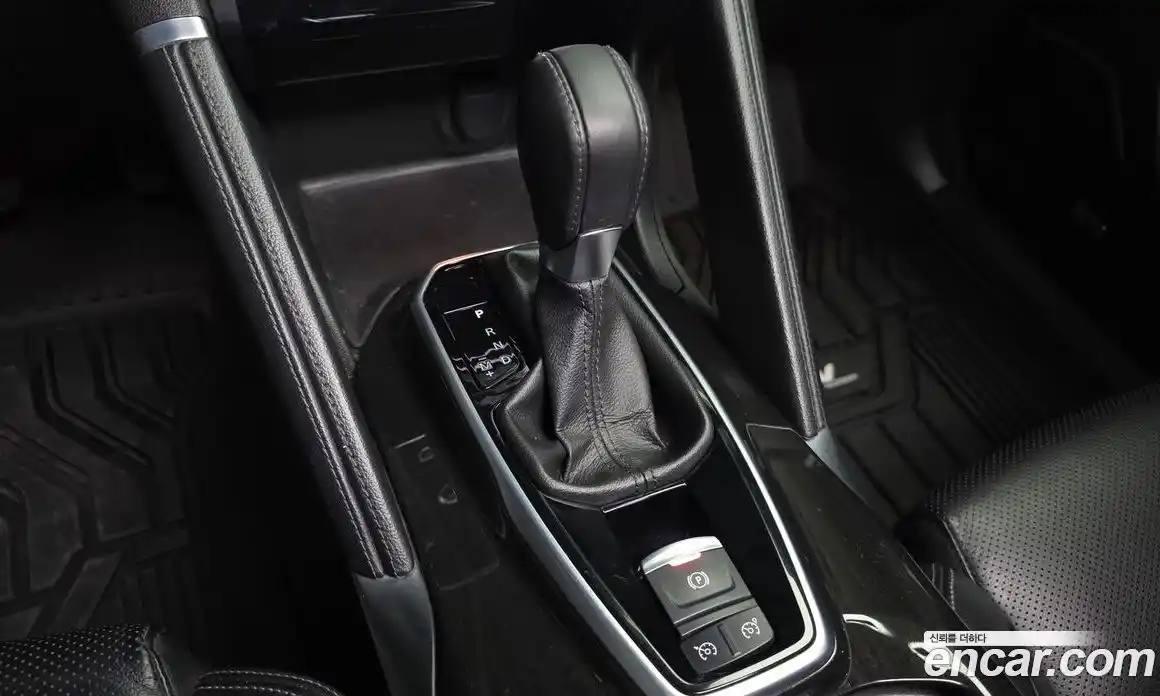 Renault QM6 2017 2.0 гидро в Москве № 1543564, фото 9
