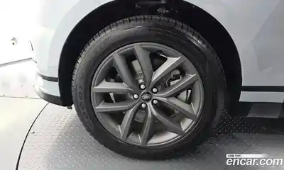 Land Rover Range-Rover Velar 2024 2.0 гидро в Москве № 1547460, миниатюра 5