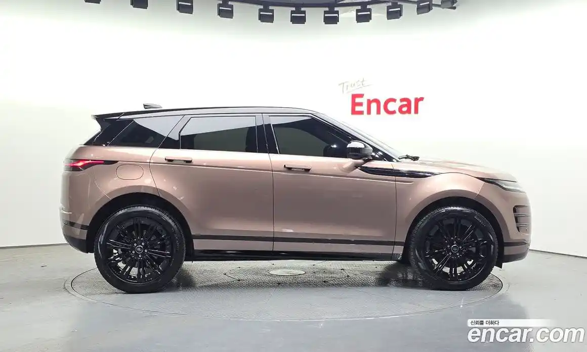 Land Rover Range-Rover Evoque 2025 2.0 гидро в Москве № 1547482, фото 6