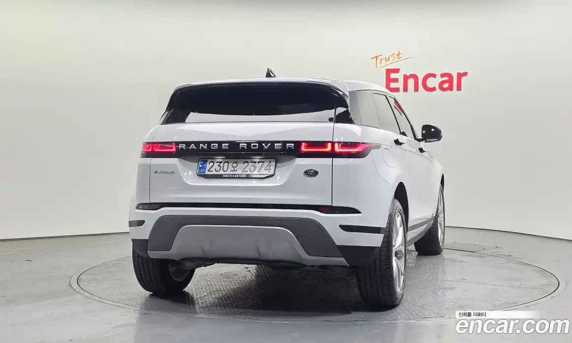 Land Rover Range-Rover Evoque 2023 2.0 гидро в Москве № 1547518, фото 4