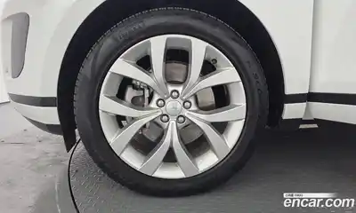 Land Rover Range-Rover Evoque 2023 2.0 гидро в Москве № 1547518, миниатюра 5