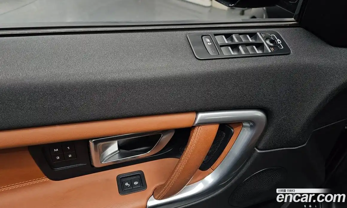 Land Rover Discovery Sport 2016 2.0 гидро в Москве № 1547629, фото 15