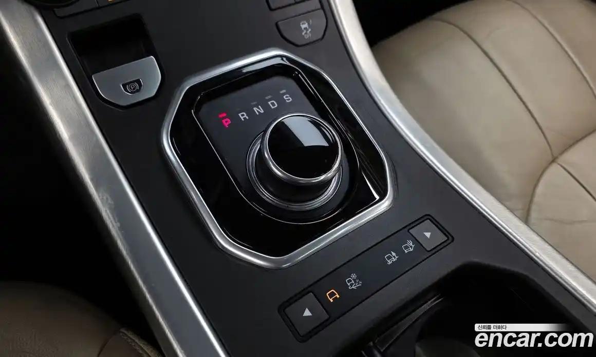 Land Rover Range-Rover Evoque 2017 2.0 гидро в Москве № 1547694, фото 9