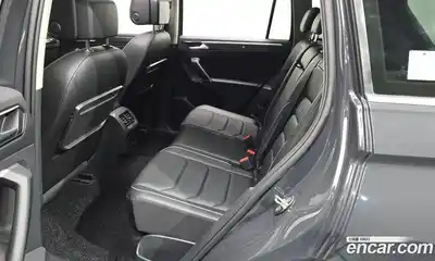Volkswagen Tiguan 2018 2.0 гидро в Москве № 1549176, миниатюра 11