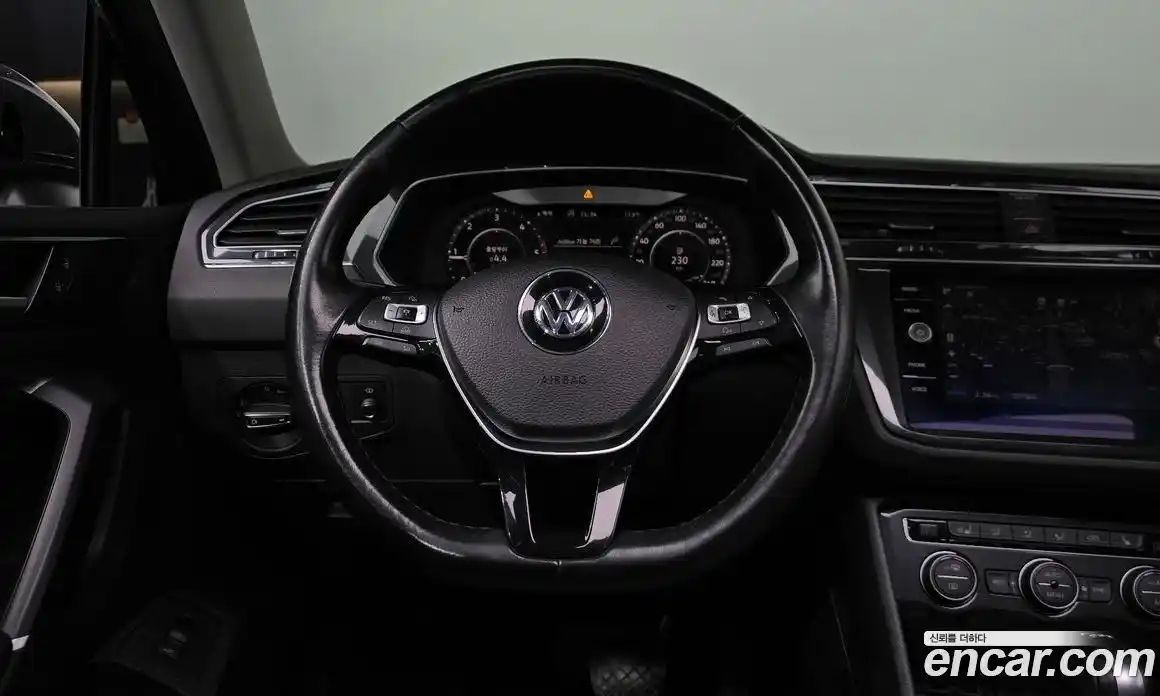 Volkswagen Tiguan 2018 2.0 гидро в Москве № 1549176, фото 12