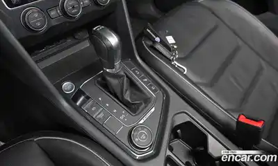 Volkswagen Tiguan 2018 2.0 гидро в Москве № 1549176, миниатюра 9