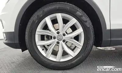 Volkswagen Tiguan 2020 2.0 гидро в Москве № 1549186, миниатюра 5
