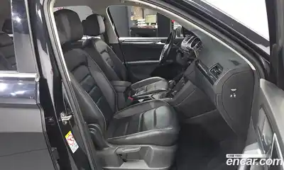 Volkswagen Tiguan 2018 2.0 гидро в Москве № 1549404, миниатюра 11