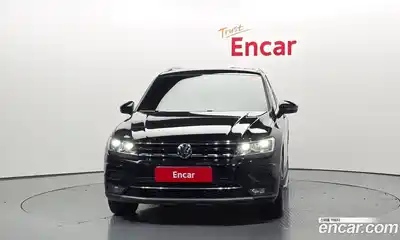 Volkswagen Tiguan 2018 2.0 гидро в Москве № 1549404, миниатюра 3