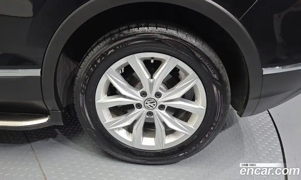 Volkswagen Tiguan 2018 2.0 гидро в Москве № 1549404, фото 5