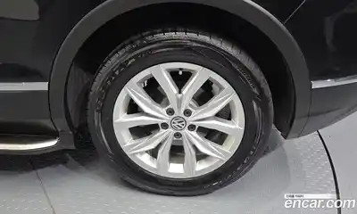 Volkswagen Tiguan 2018 2.0 гидро в Москве № 1549404, миниатюра 5