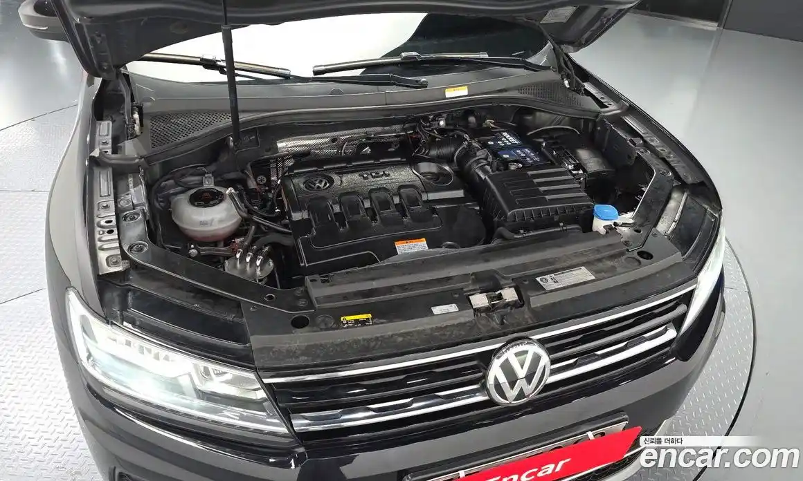 Volkswagen Tiguan 2018 2.0 гидро в Москве № 1549404, фото 6