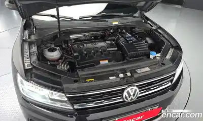Volkswagen Tiguan 2018 2.0 гидро в Москве № 1549404, миниатюра 6