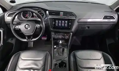 Volkswagen Tiguan 2018 2.0 гидро в Москве № 1549404, миниатюра 7