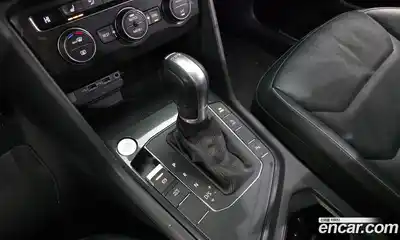 Volkswagen Tiguan 2018 2.0 гидро в Москве № 1549404, миниатюра 9