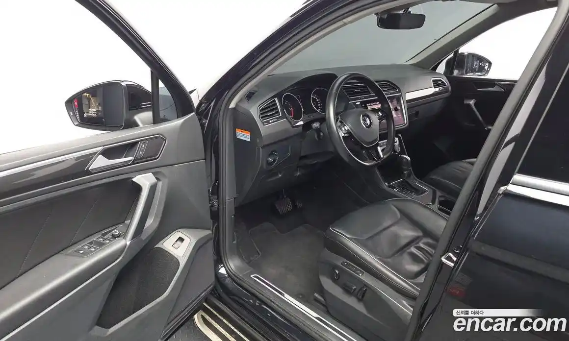 Volkswagen Tiguan 2018 2.0 гидро в Москве № 1549404, фото 10