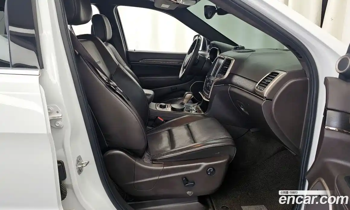 Jeep Cherokee 2017 3.0 гидро в Москве № 1549945, фото 11