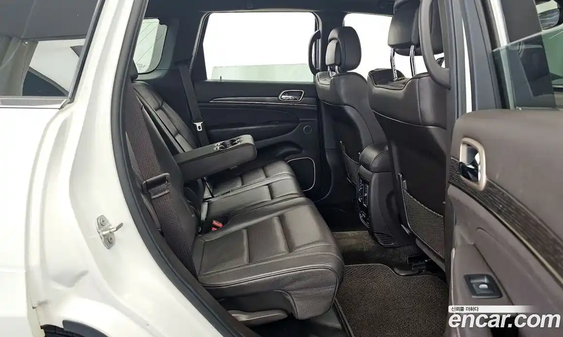 Jeep Cherokee 2017 3.0 гидро в Москве № 1549945, фото 12