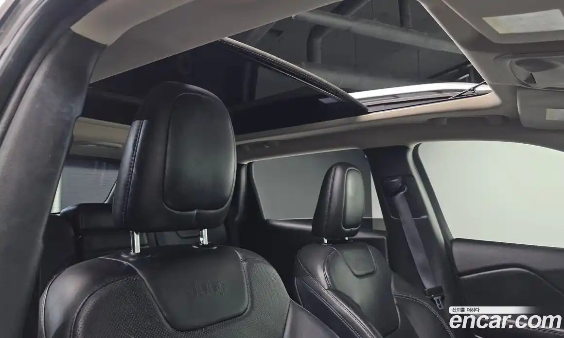 Jeep Cherokee 2017 2.2 гидро в Москве № 1549946, фото 19