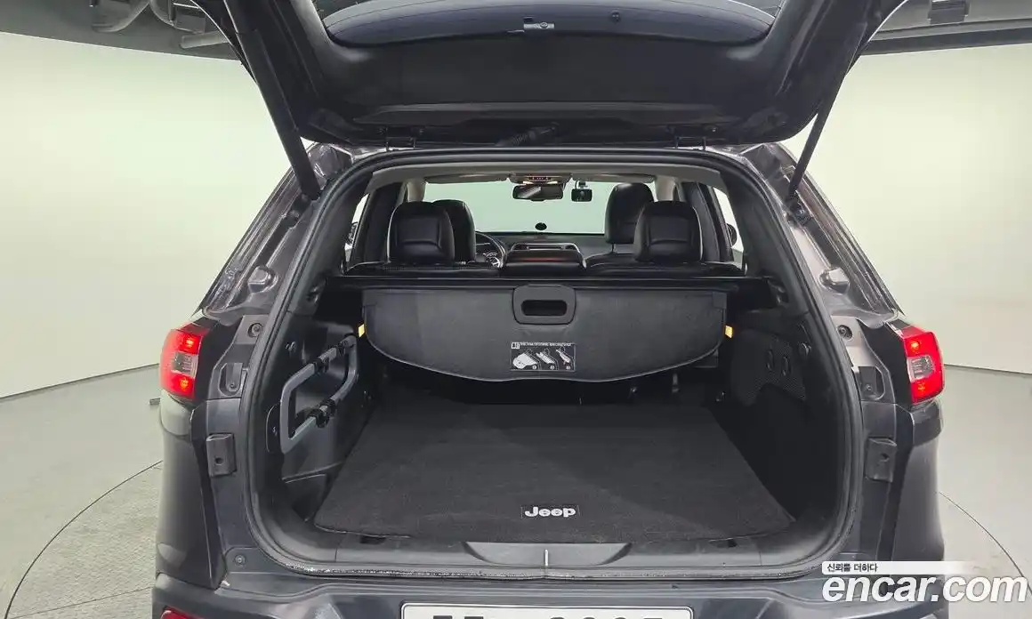 Jeep Cherokee 2017 2.2 гидро в Москве № 1549946, фото 20