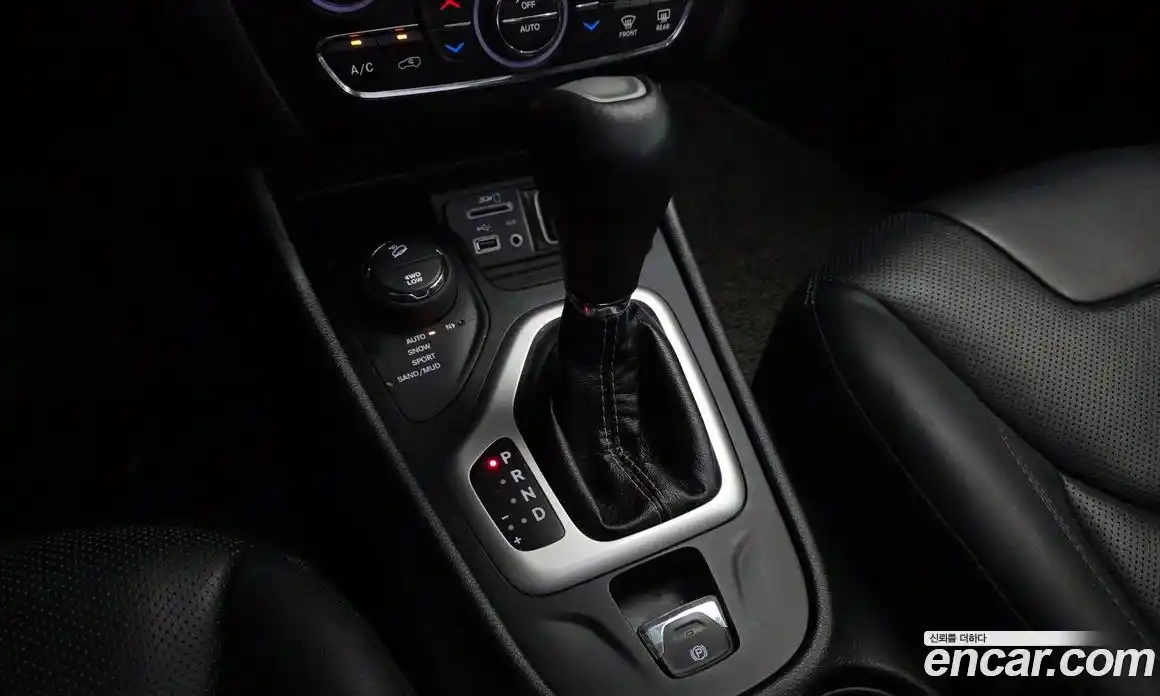 Jeep Cherokee 2017 2.2 гидро в Москве № 1549946, фото 9