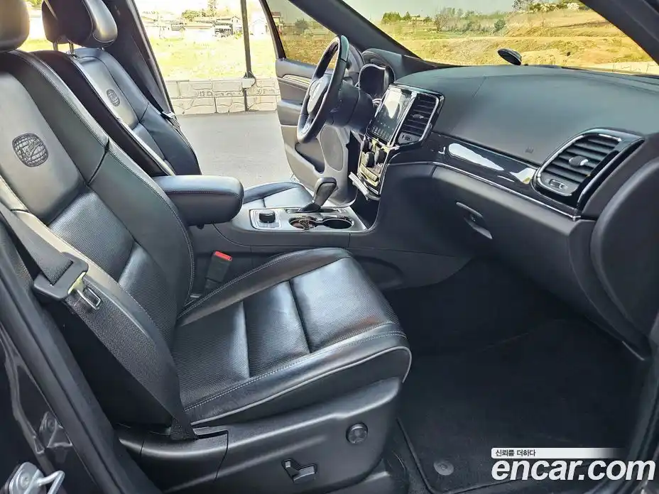Jeep Cherokee 2019 3.0 гидро в Москве № 1550000, фото 11