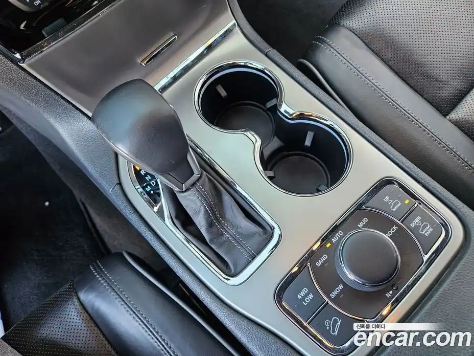 Jeep Cherokee 2019 3.0 гидро в Москве № 1550000, фото 13