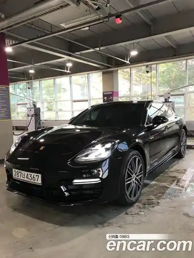 Porsche Panamera, 2020