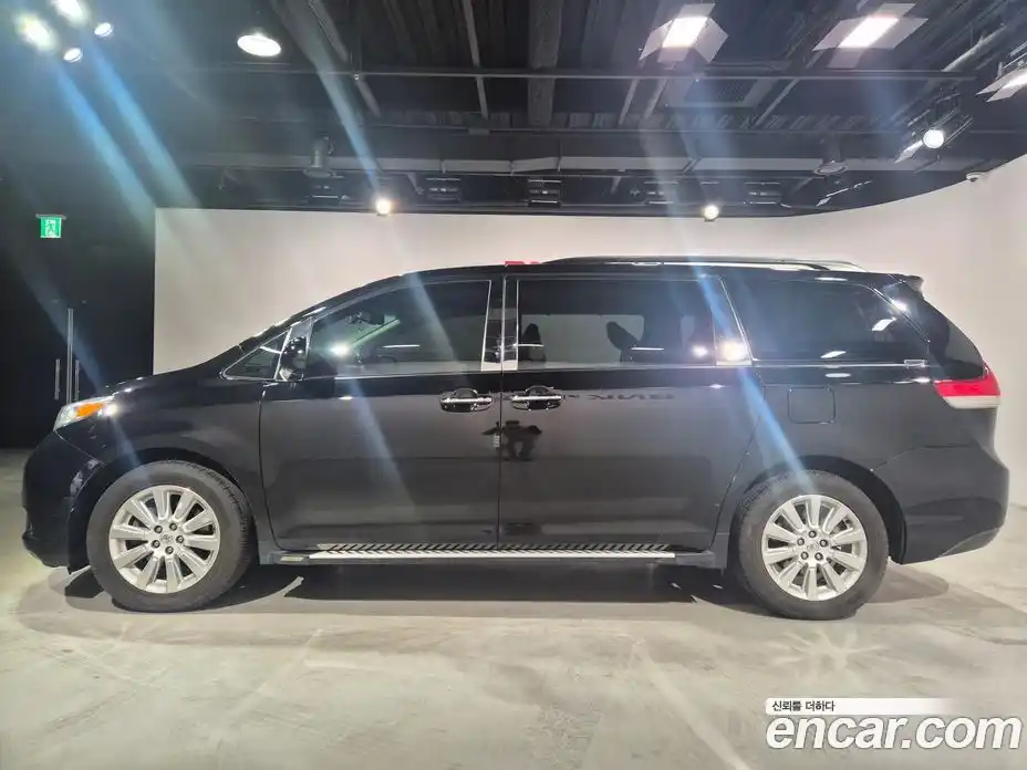 Toyota Sienna 2013 3.5 гидро в Москве № 170338, фото 8
