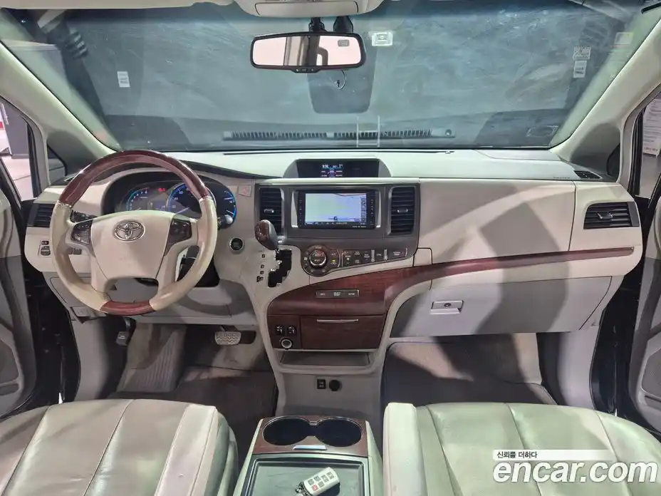 Toyota Sienna 2013 3.5 гидро в Москве № 170338, фото 9