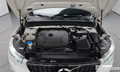 Volvo XC40 2020 2.0 гидро в Москве № 196932, миниатюра 6