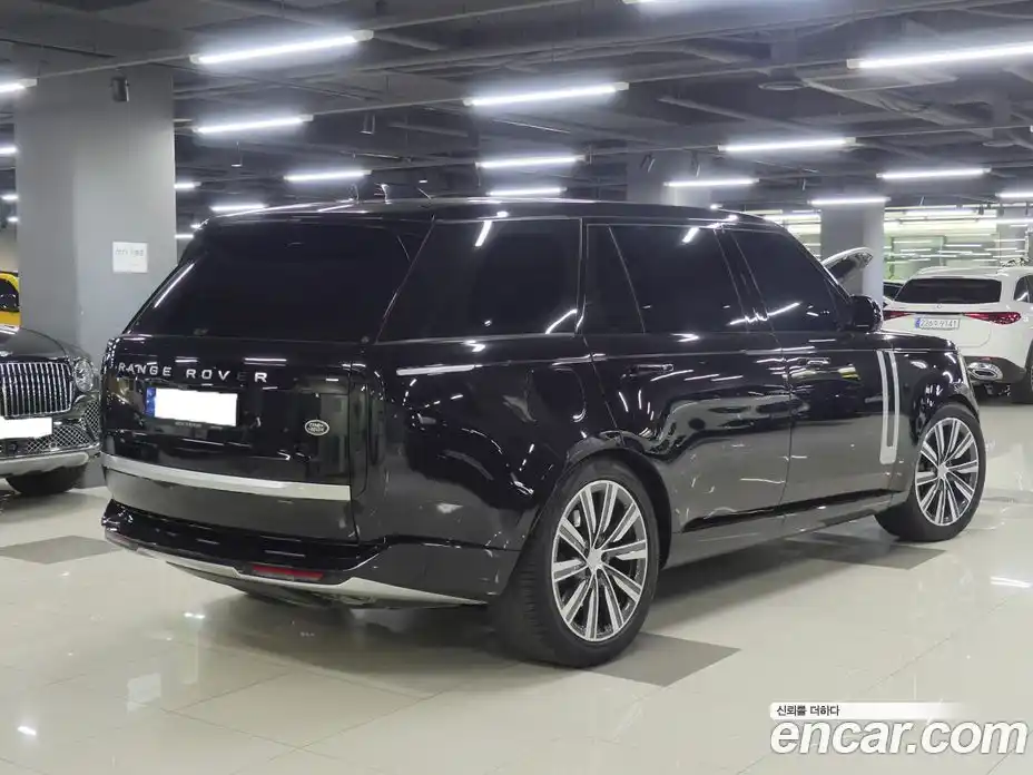Land Rover Range-Rover 2023 4.4 гидро в Москве № 1137695, фото 3