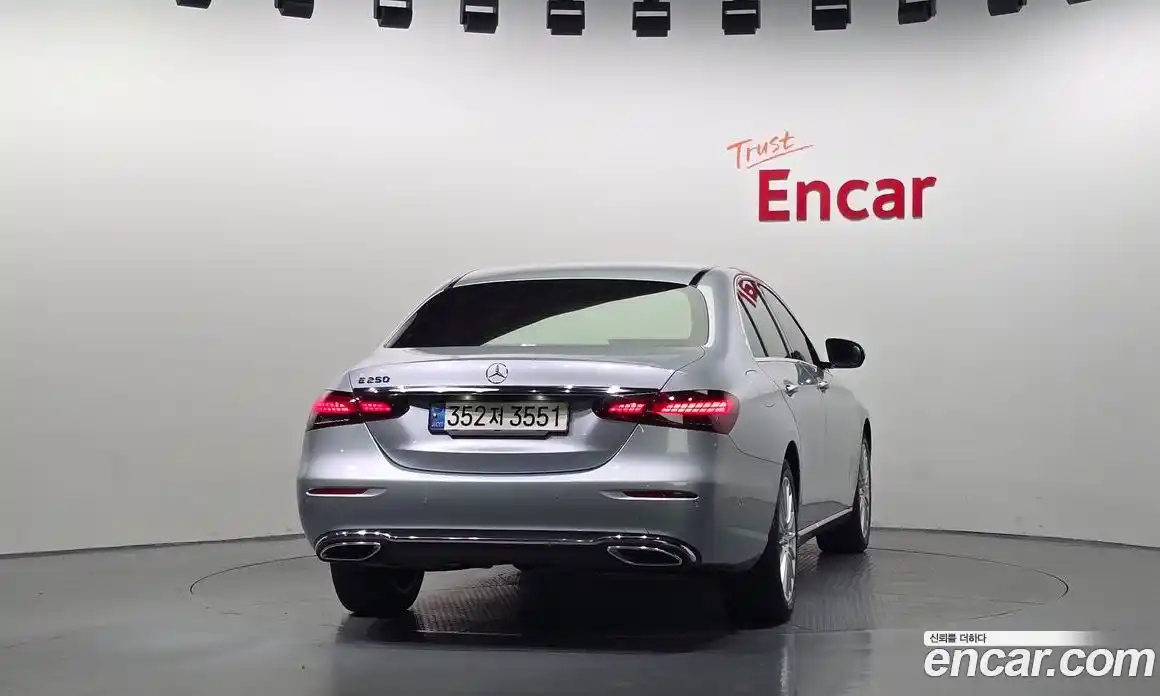 Mercedes-Benz E-Class 2022 2.0 гидро в Москве, фото 4
