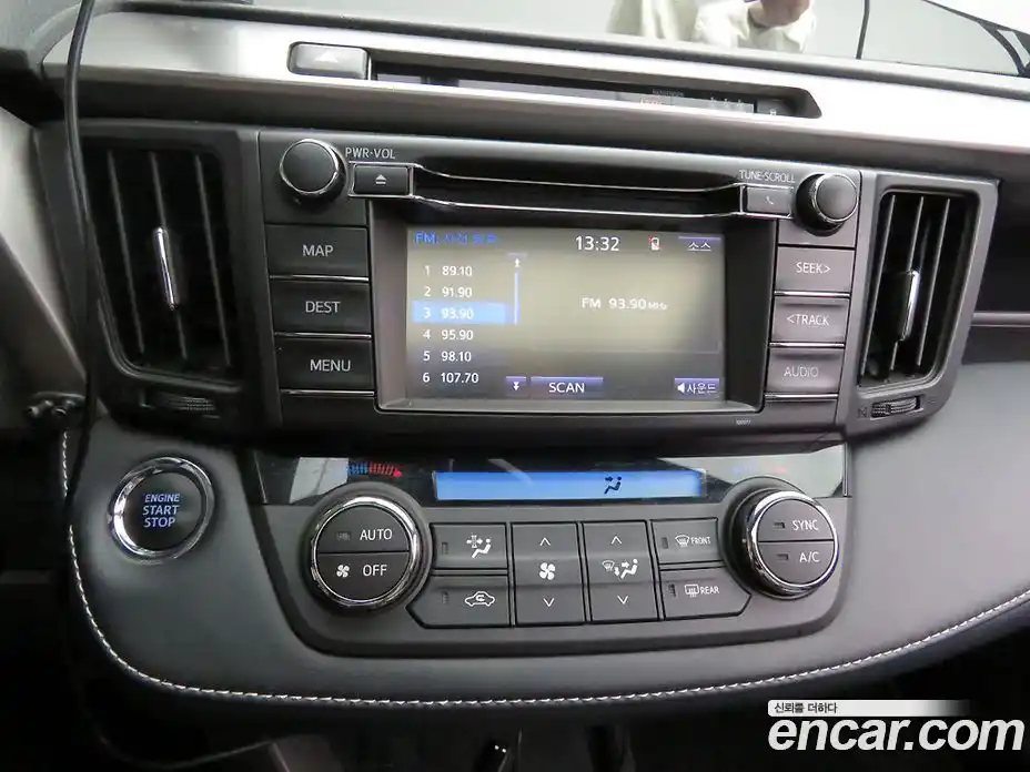 Toyota RAV4 2018 2.5 гидро в Москве № 1477161, фото 13