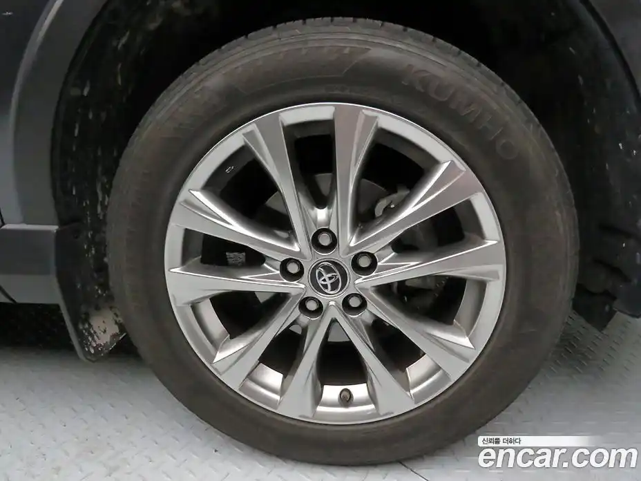 Toyota RAV4 2018 2.5 гидро в Москве № 1477161, фото 20