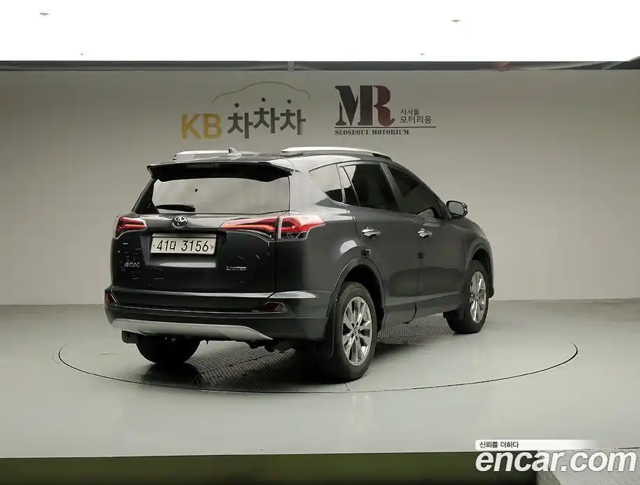 Toyota RAV4 2018 2.5 гидро в Москве № 1477161, фото 4