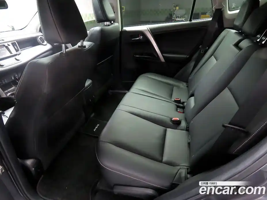 Toyota RAV4 2018 2.5 гидро в Москве № 1477161, фото 6