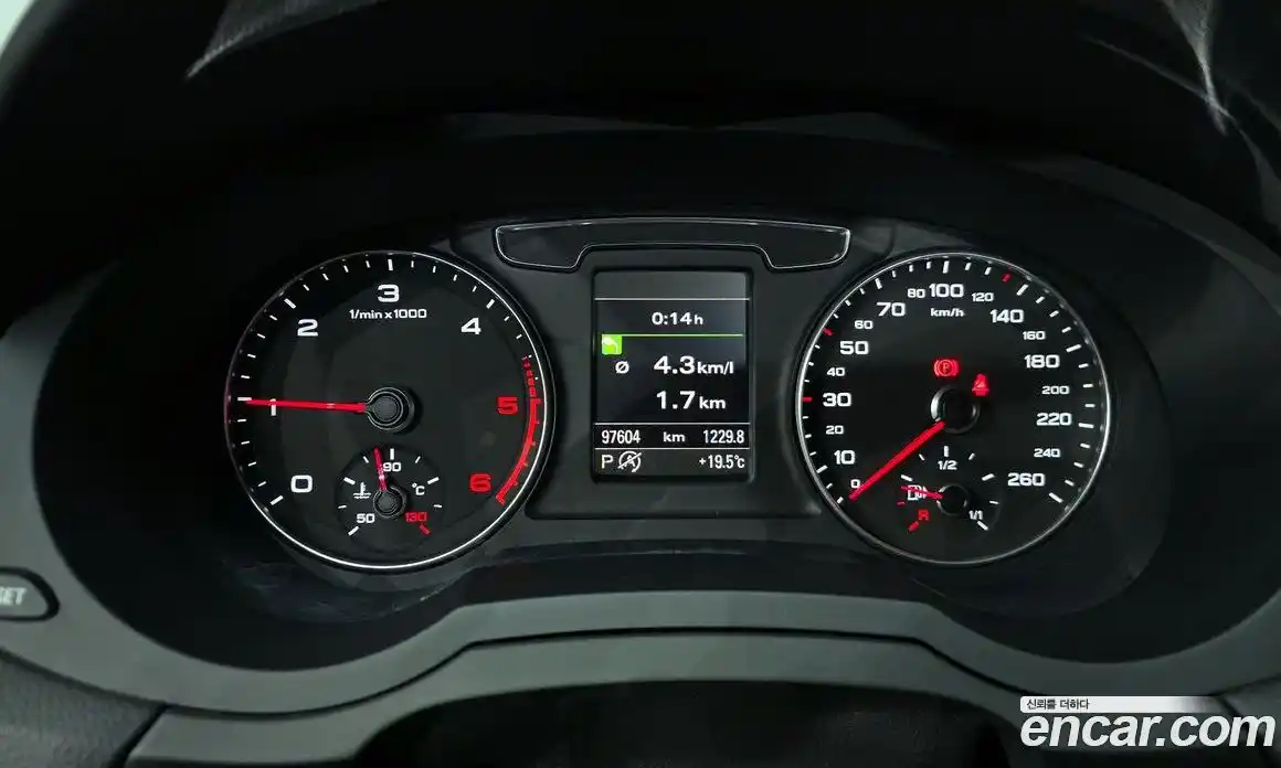 Audi Q3 2015 2.0 гидро в Москве № 1546264, фото 8