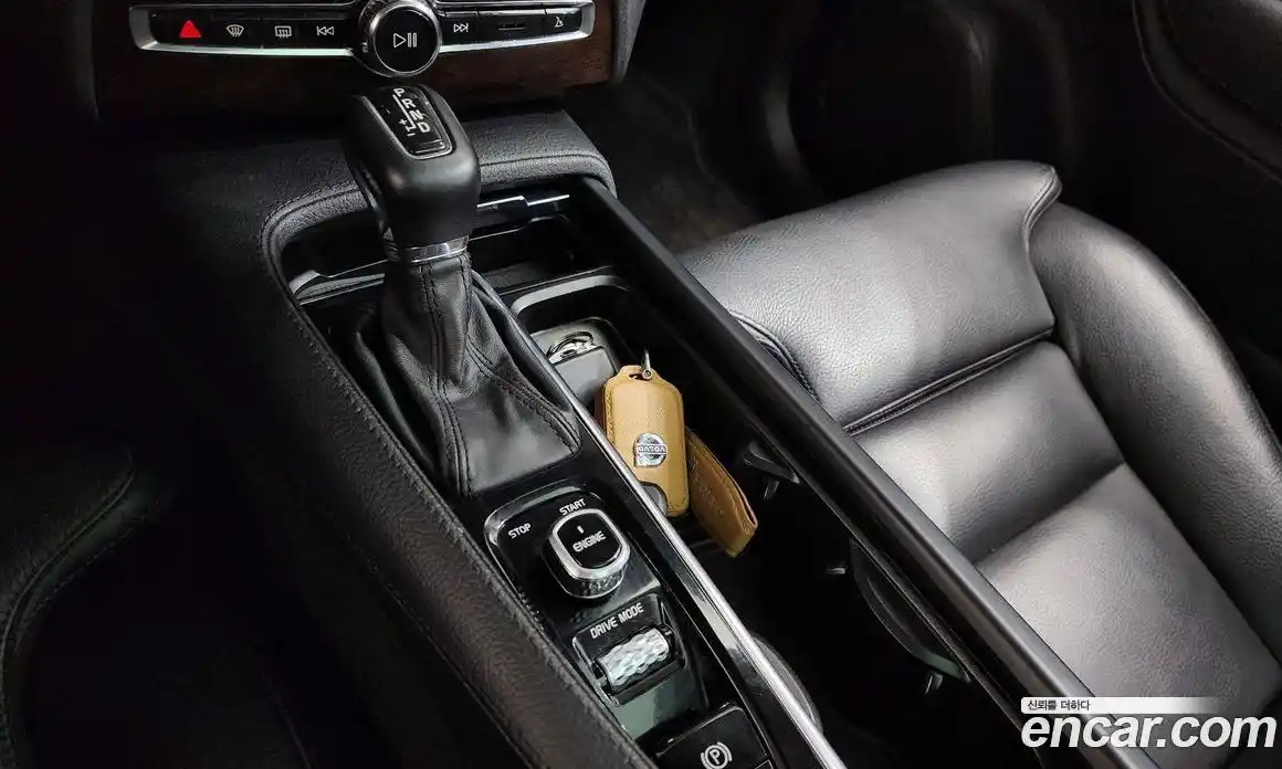 Volvo XC90 2017 2.0 гидро в Москве № 1546989, фото 9