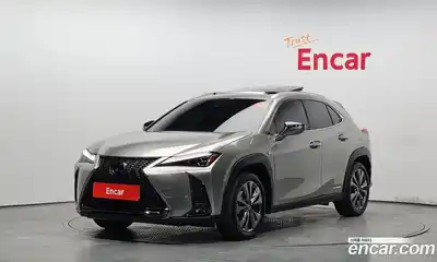 Lexus UX, 2021