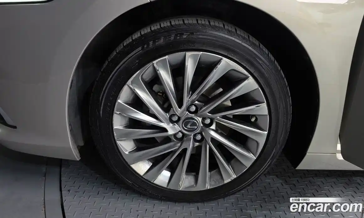 Lexus ES 2019 2.5 гидро в Москве № 1548894, фото 5