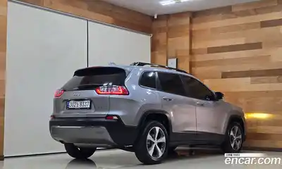 Jeep Cherokee 2022 2.4 гидро в Москве № 1549960, миниатюра 2