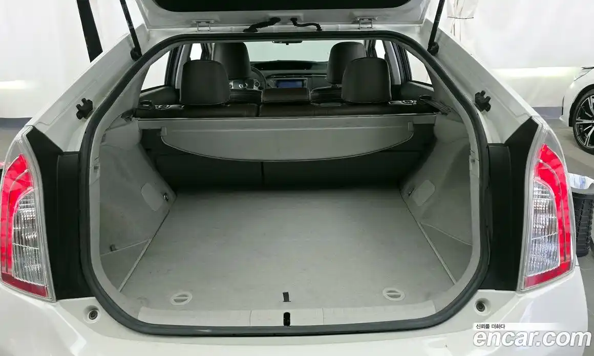 Toyota Prius 2015 1.8 гидро в Москве № 1550085, фото 20