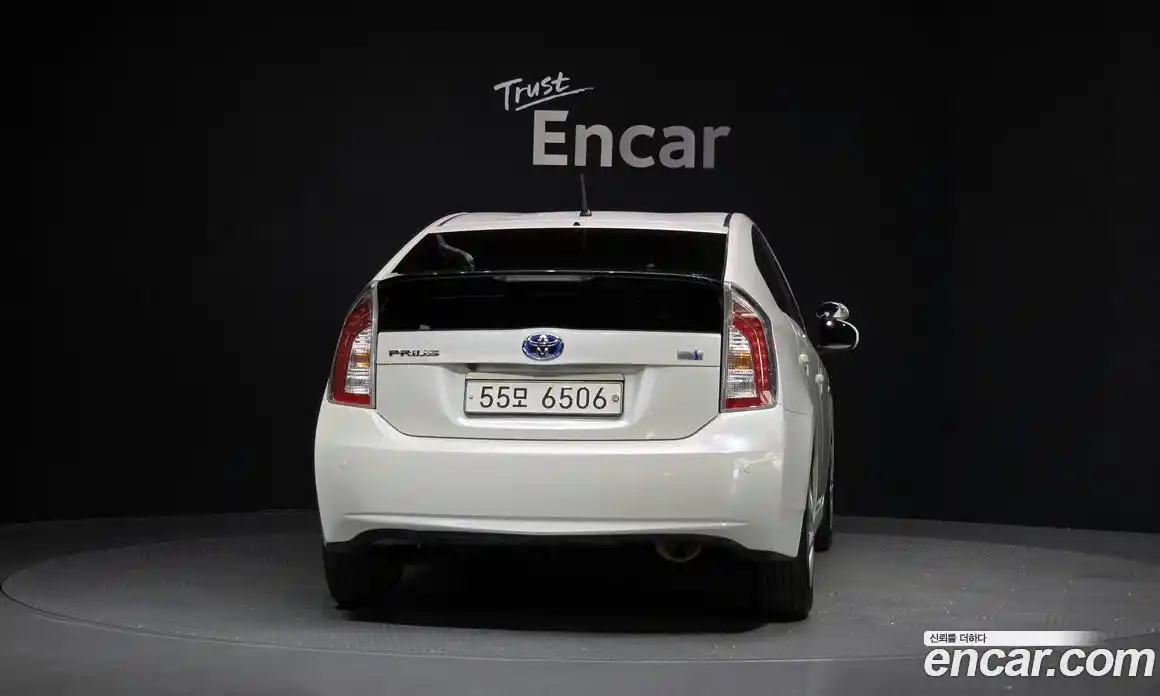 Toyota Prius 2015 1.8 гидро в Москве № 1550085, фото 4